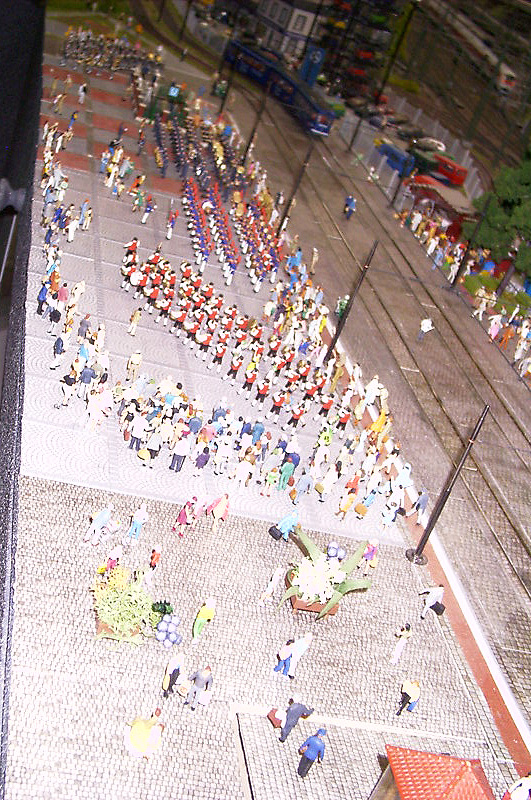 039_parade